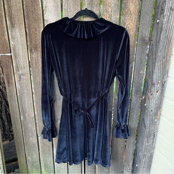 SukiSo Short Ruffle Black Velvet Wrap Dress Sz L - Picture 2 of 15